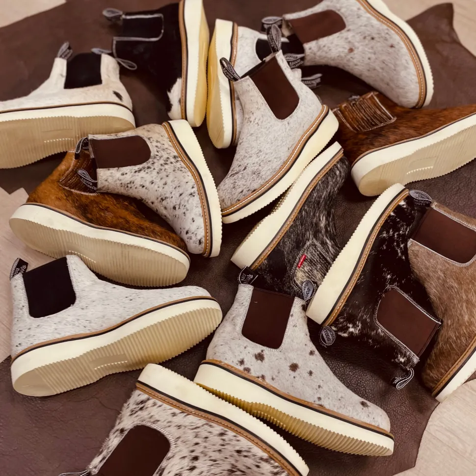 Cowhide Lechera - Size 9.5