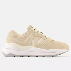 5740 - Sandstone with White
